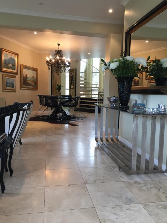 ヘルマナス Francolin Manor Bed & Breakfast エクステリア 写真