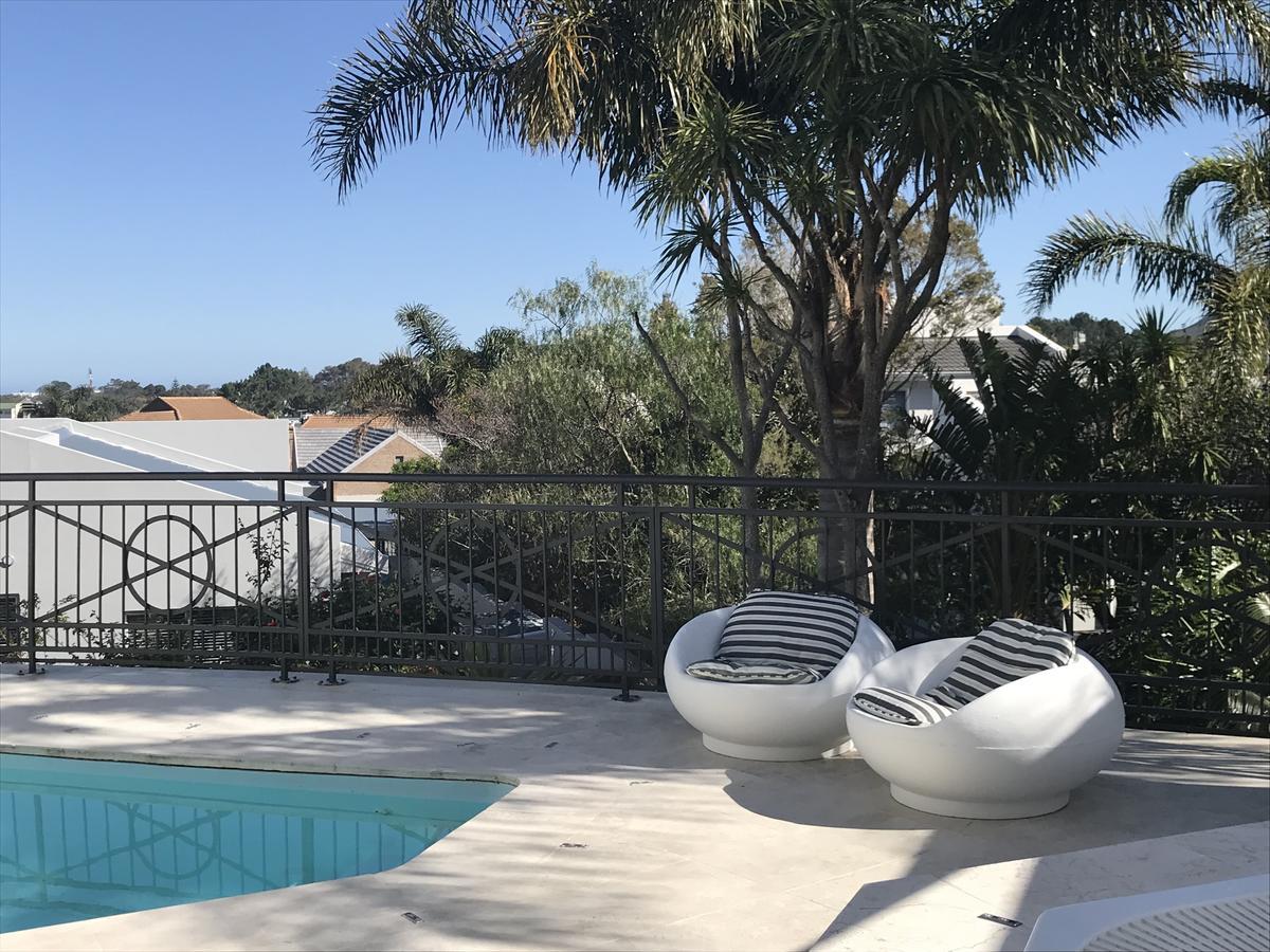 ヘルマナス Francolin Manor Bed & Breakfast エクステリア 写真